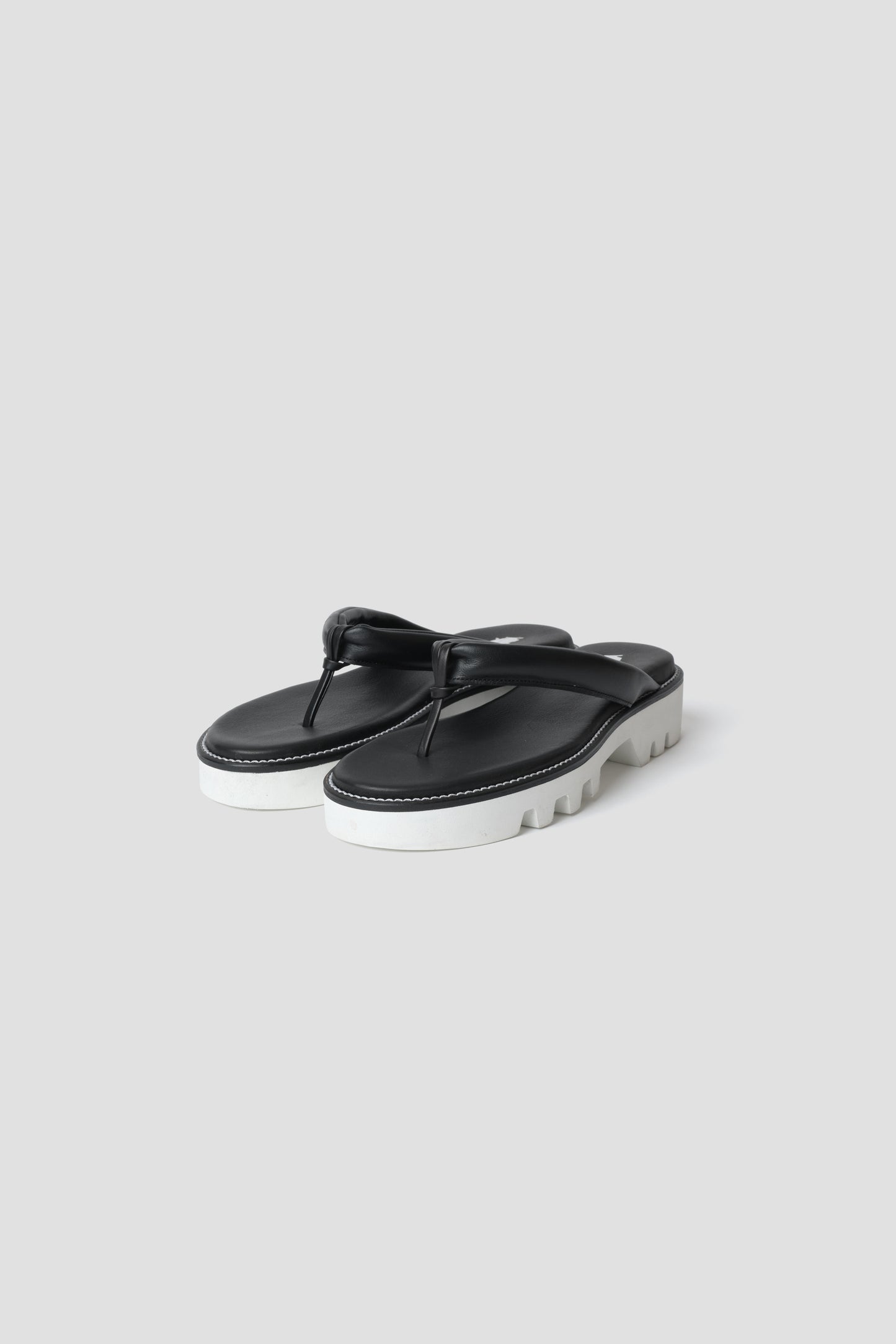 GETA. BLACK & WHITE SOLE. TMTK-S-0046